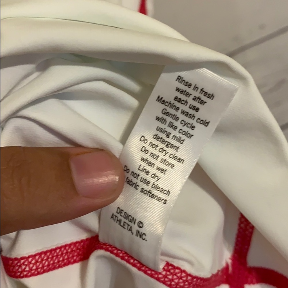 Athleta White Hooded Sleeveless Front Pocket Top M - Picture 10 of 10